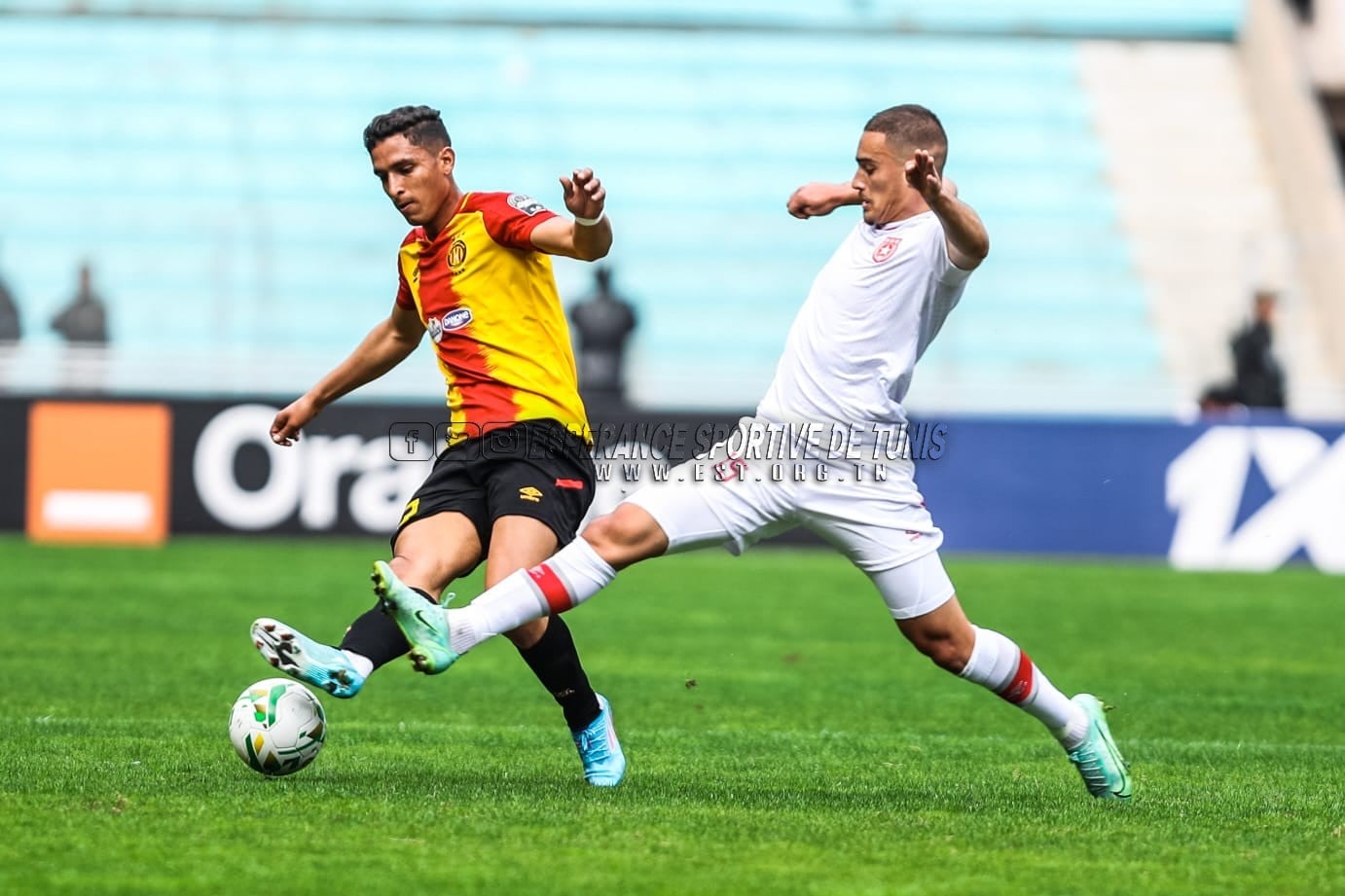 L1 : L'EST Accrochée, L'ESS Gagne - Football Tunisien