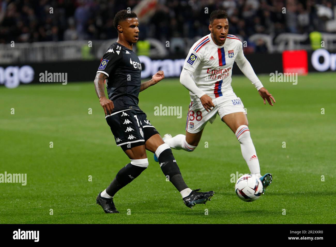 PETIT FANION 10*9 CM OLYMPIQUE LYONNAIS Vs AS.MONACO COUPE DE FRANCE 2004