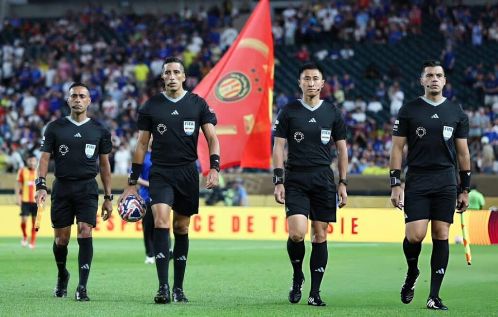 Le corps arbitral pour le match Tunisie-Suède